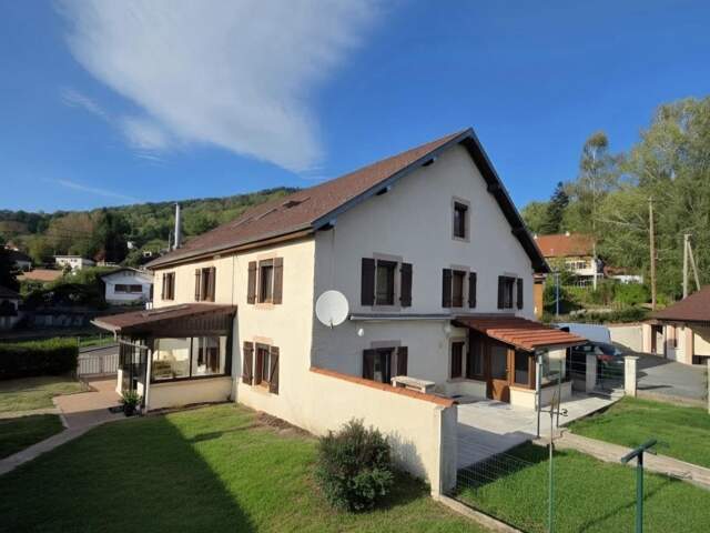 Propriété de charme avec fort potentiel locatif  335 m² sur 1 320 m² de terrain — photo du bien