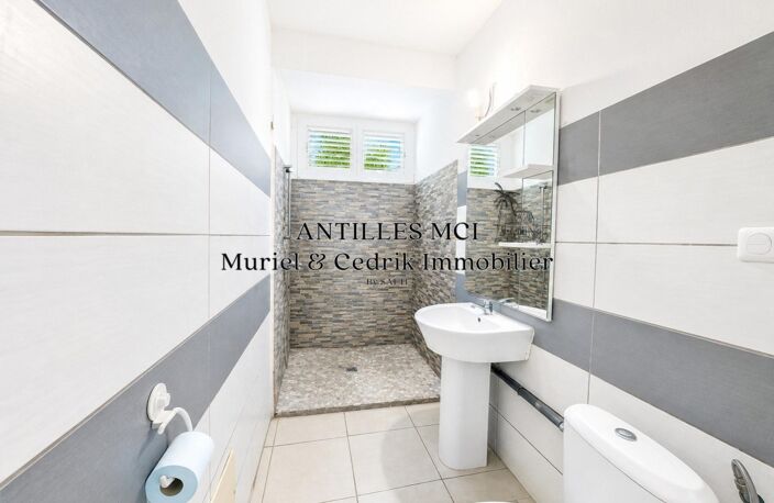 Une maison, plusieurs projets possibles au Robert — photo 5