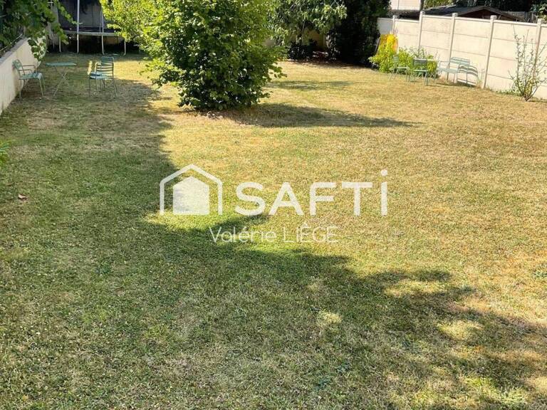 Immeuble entièrement refait en 2021 avec jardin — photo 1