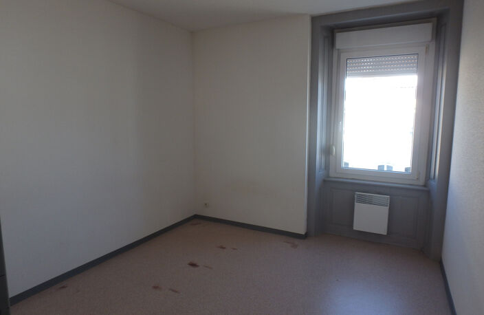 Appartement F2 avec BALCON et GARAGE à louer à Charquemont ( — photo 4