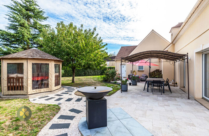 MAISON 260 m2 AVEC PISCINE COUVERTE — photo 4