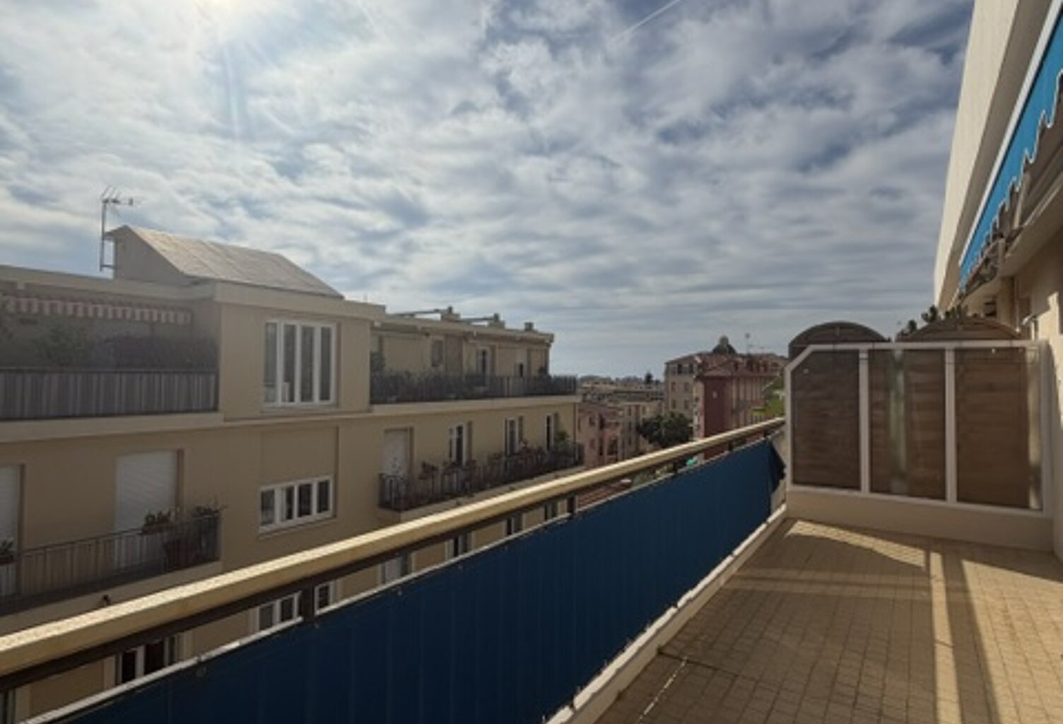 LOCATION VIDE - STUDIO NEUF — photo 1