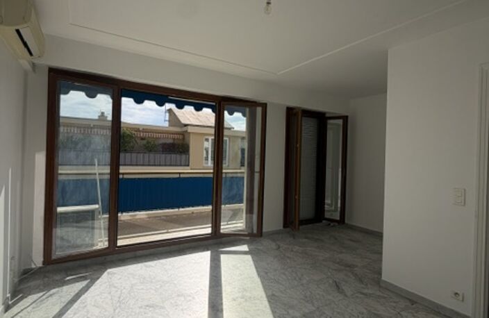 LOCATION VIDE - STUDIO NEUF — photo 2