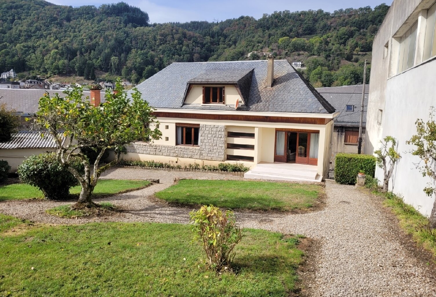 Vente maison 6 pièces 234 m² Bort-les-Orgues (19110) — photo 1