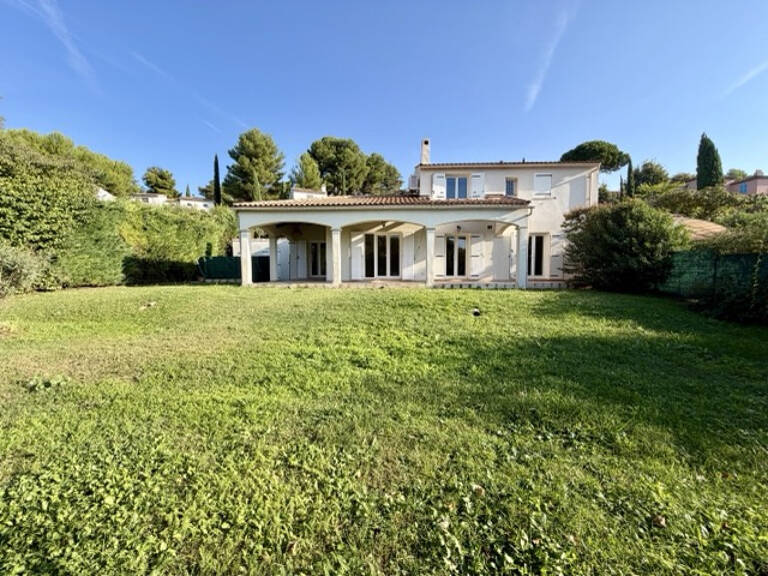 MAISON T6 AVEC TERRASSE ET BEAU JARDIN A VENDRE SUR EGUILLES — photo 1