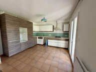 MAISON T6 AVEC TERRASSE ET BEAU JARDIN A VENDRE SUR EGUILLES — photo 4
