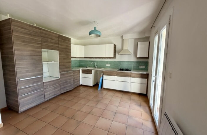 MAISON T6 AVEC TERRASSE ET BEAU JARDIN A VENDRE SUR EGUILLES — photo 4