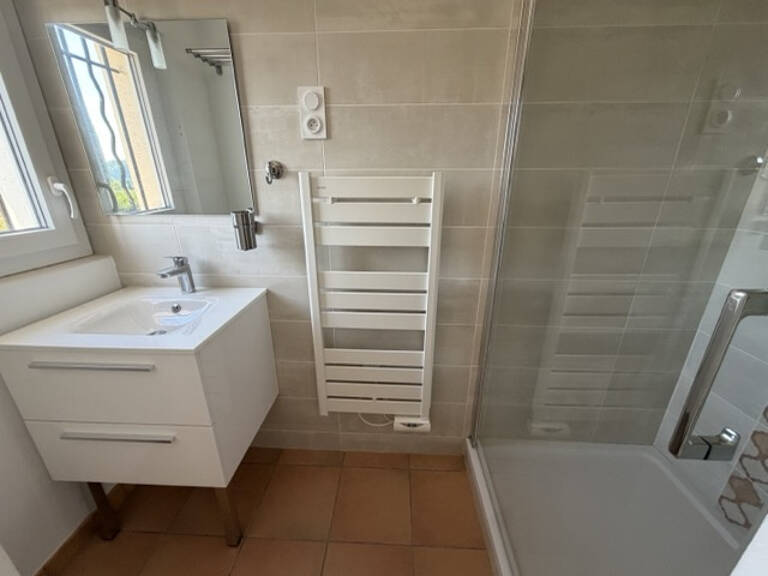 MAISON T6 AVEC TERRASSE ET BEAU JARDIN A VENDRE SUR EGUILLES — photo 1
