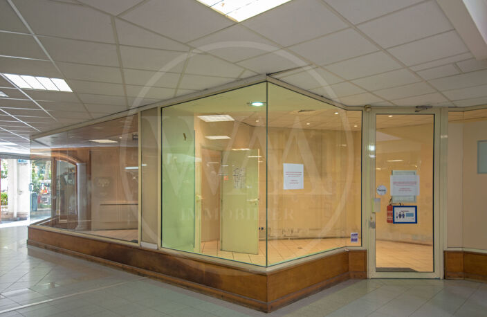 MURS COMMERCIAUX LIBRES-CAGNES CENTRE VILLE-99000 EUR — photo 3