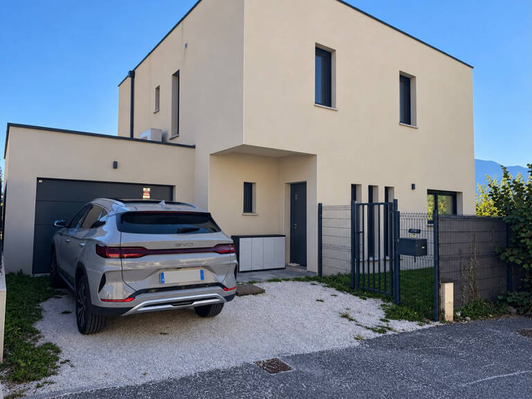 Villa 4 pièces pour investir à Tullins avec LYSI IMMOBILIER — photo 1
