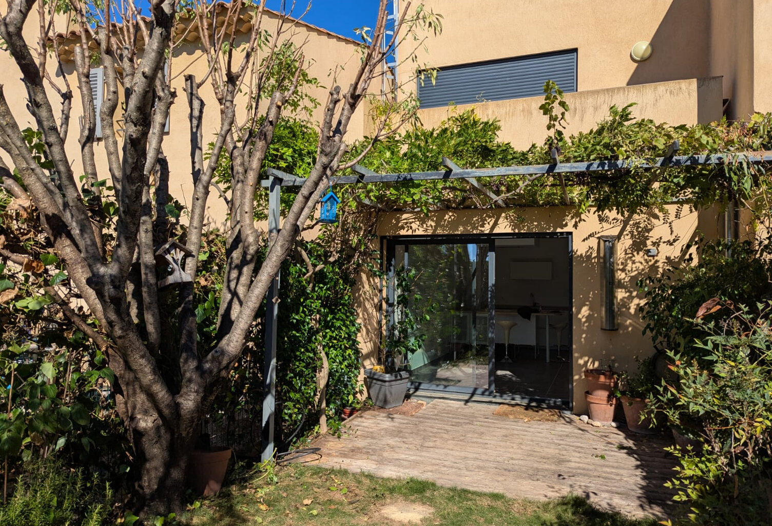 Aix-en-Provence : Duplex d'environ 63 m2 avec jardin et stat — photo 1
