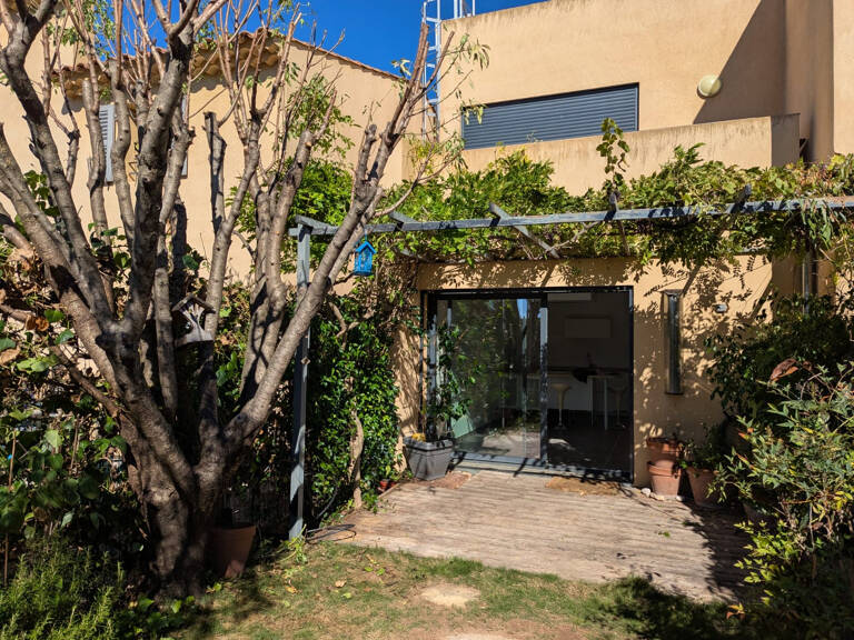 Aix-en-Provence : Duplex d'environ 63 m2 avec jardin et stat — photo 1