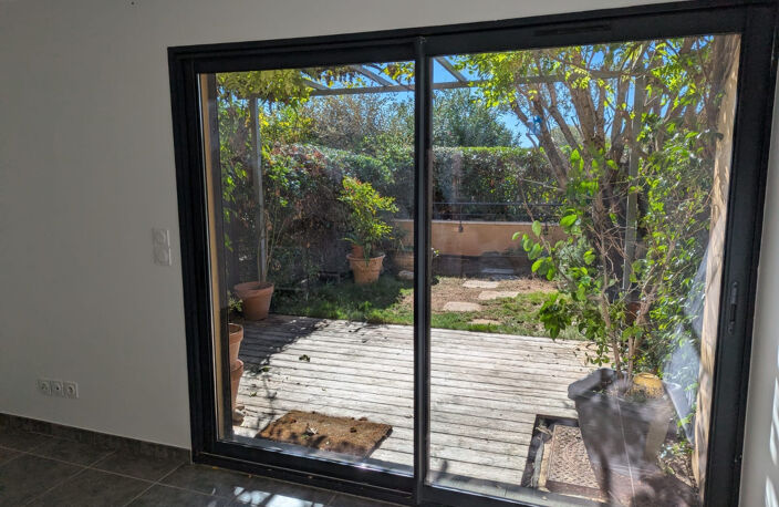Aix-en-Provence : Duplex d'environ 63 m2 avec jardin et stat — photo 2
