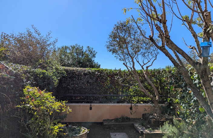 Aix-en-Provence : Duplex d'environ 63 m2 avec jardin et stat — photo 3