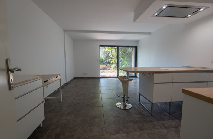 Aix-en-Provence : Duplex d'environ 63 m2 avec jardin et stat — photo 4