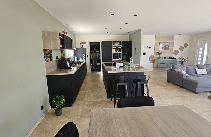 PAREMPUYRE Superbe maison avec garage attenant sur parcelle — photo 2