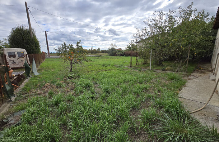 AUTERIVE-Terrain constructible 800 m2 viabilisé — photo 3