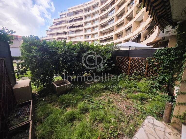 STUDETTE A RENOVER - 200M DES PLAGES - IDEAL LOC COURTE DUREE — photo 1