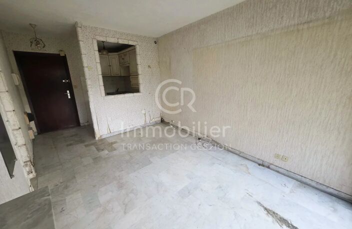 STUDETTE A RENOVER - 200M DES PLAGES - IDEAL LOC COURTE DUREE — photo 2
