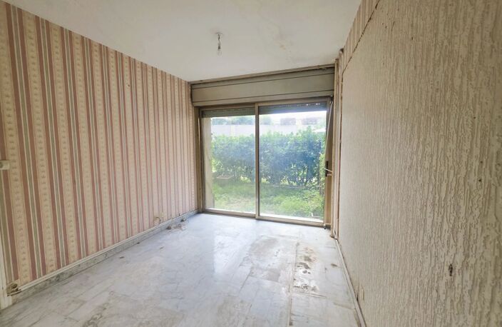 STUDETTE A RENOVER - 200M DES PLAGES - IDEAL LOC COURTE DUREE — photo 2