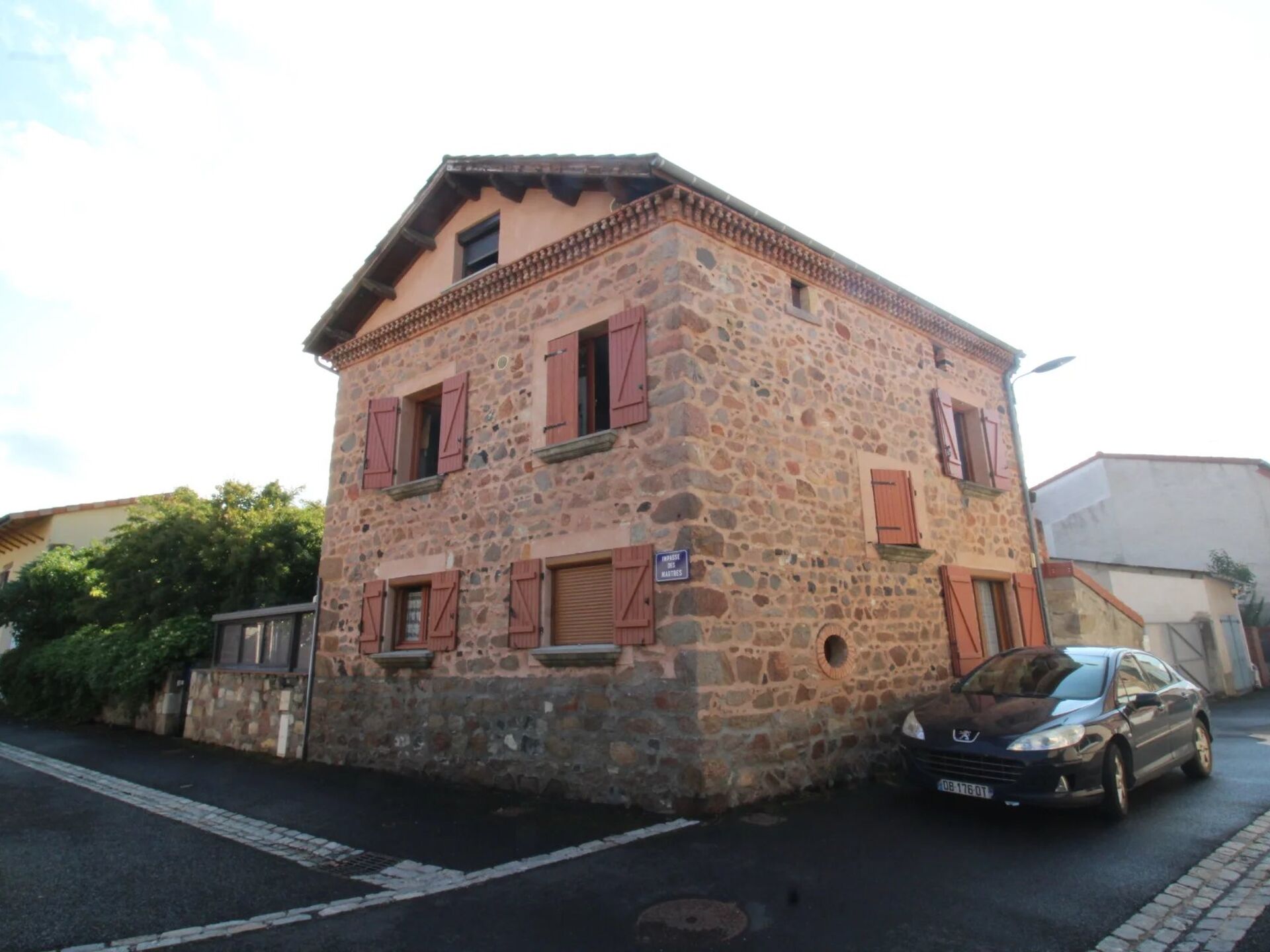 Maison 5 pièces 159 m² · à Orbeil · 159 m² · 211 000 €