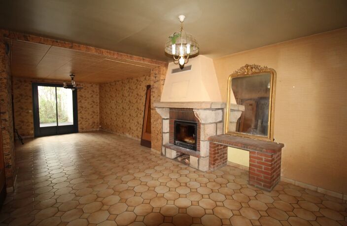 ORBEIL – Maison en pierre de 159 m² avec cour, jardin et véranda — photo 3