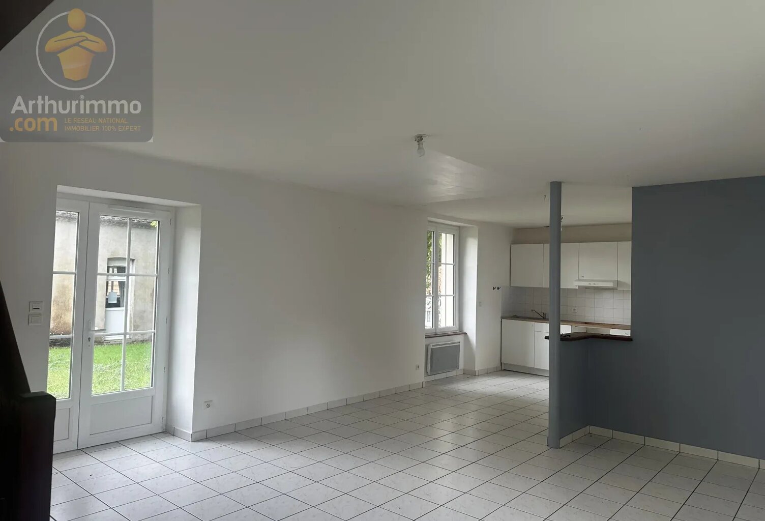 Maison au cœur du bourg de St Etienne de Mer Morte — photo 1