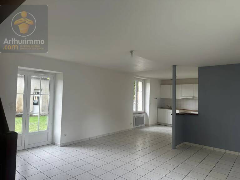 Maison au cœur du bourg de St Etienne de Mer Morte — photo 1