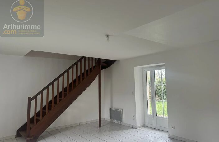 Maison au cœur du bourg de St Etienne de Mer Morte — photo 2