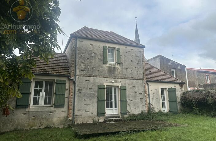 Maison au cœur du bourg de St Etienne de Mer Morte — photo 4