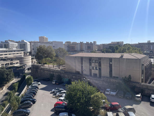 Appartement de type T4, très lumineux, vue dégagée,  triple — photo du bien