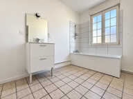 ERCHES - PAVILLON INDIVIDUEL SEMI MITOYEN - 4 CHAMBRES - DEP — photo 4