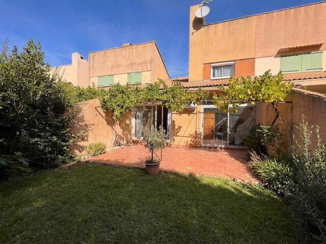 MAISON T5 AVEC JARDIN ET GARAGE A VENDRE SUR PEYROLLES EN PR — photo du bien
