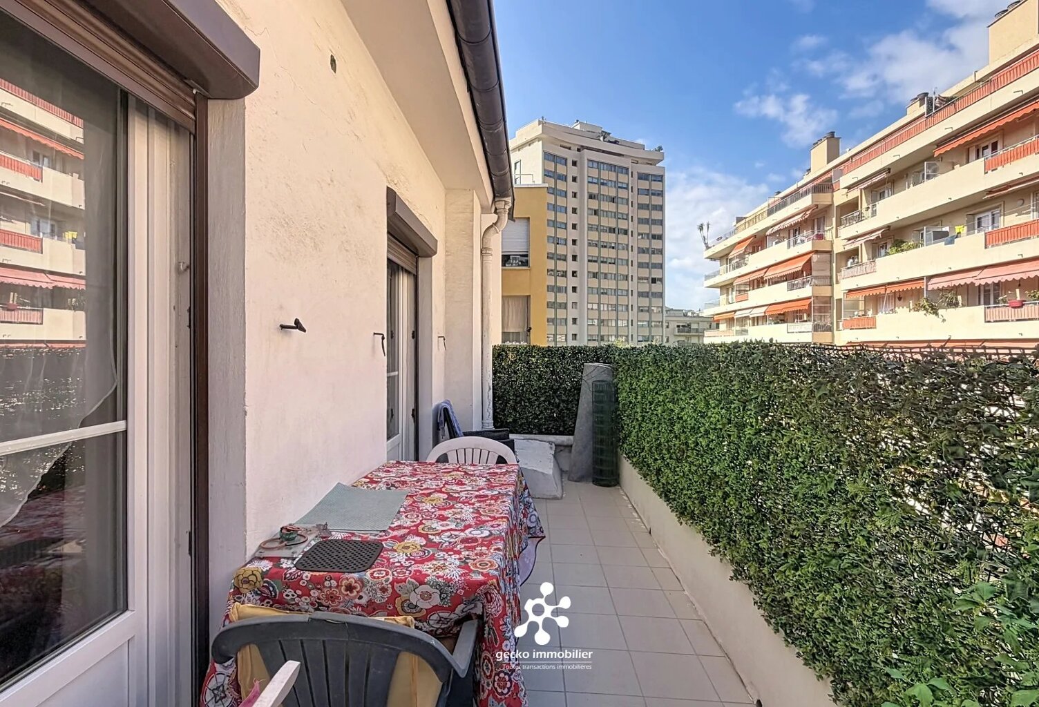 Saint-Roch – 3 pièces dernier étage traversant avec balcon filant et terrasse — photo 1