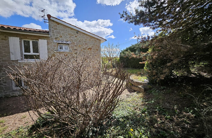 Maison de village T6 avec jardinet 69340 FRANCHEVILLE — photo 2