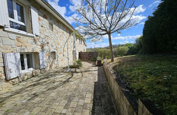 Maison de village T6 avec jardinet 69340 FRANCHEVILLE — photo 3