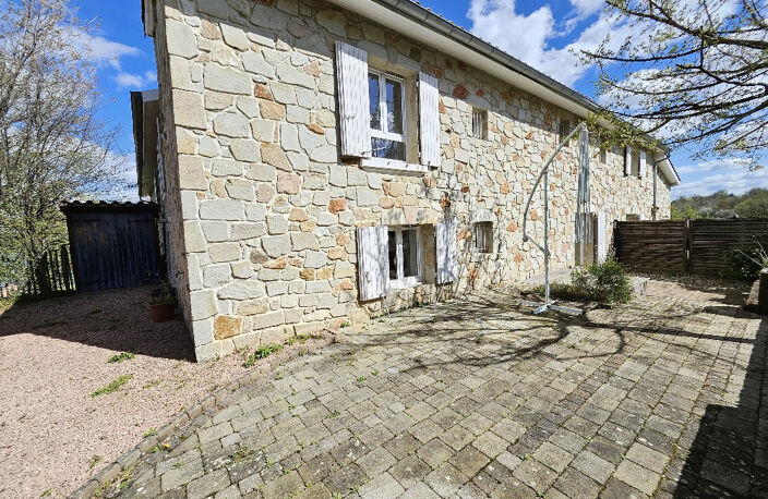 Maison de village T6 avec jardinet 69340 FRANCHEVILLE — photo 5