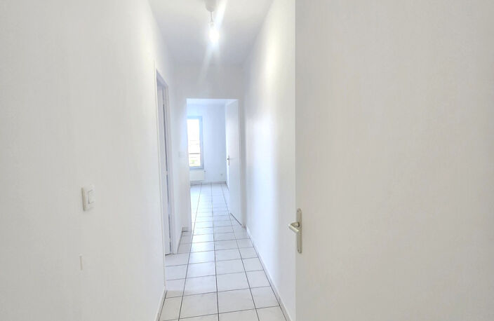 Appartement T2 de 50.54 m2 hab. Centre Village 69630 CHAPONO — photo 4