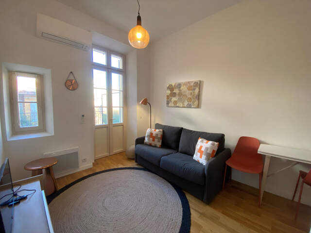 CANNES - Rue Mimont. Studio meublé avec terrasse. Cave. Clim — photo du bien