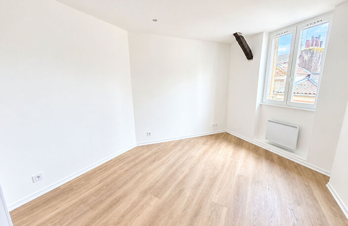 Appartement Voiron 1 pièce(s) 27 m2 — photo 2