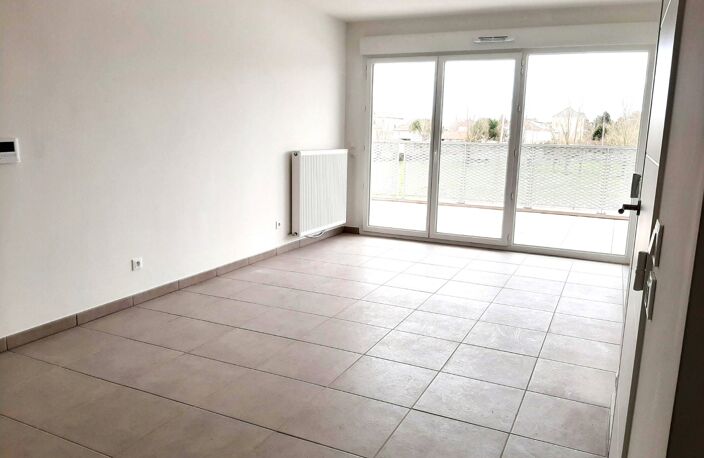 Location appartement 2 pièces 43 m² à Belleville-en-Beaujolais (69220) — photo 3