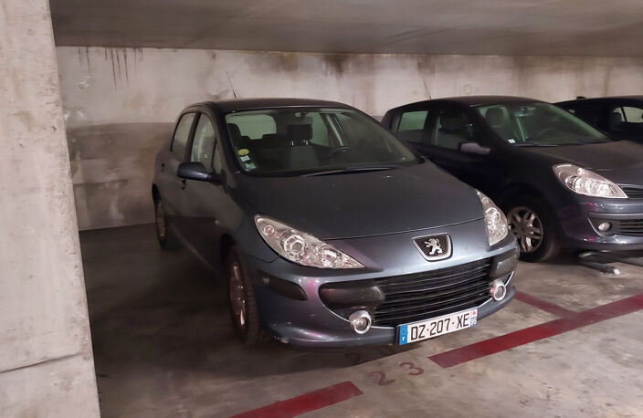 Bd Baille/ rue des vertus: Parking en sous sol — photo 2