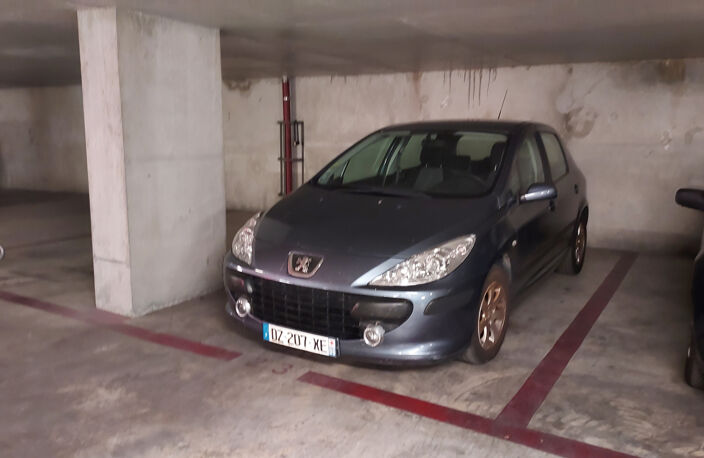 Bd Baille/ rue des vertus: Parking en sous sol — photo 3