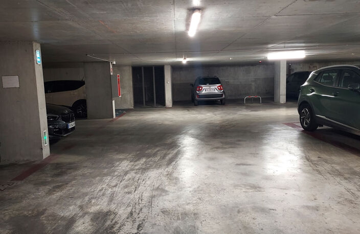 Bd Baille/ rue des vertus: Parking en sous sol — photo 4