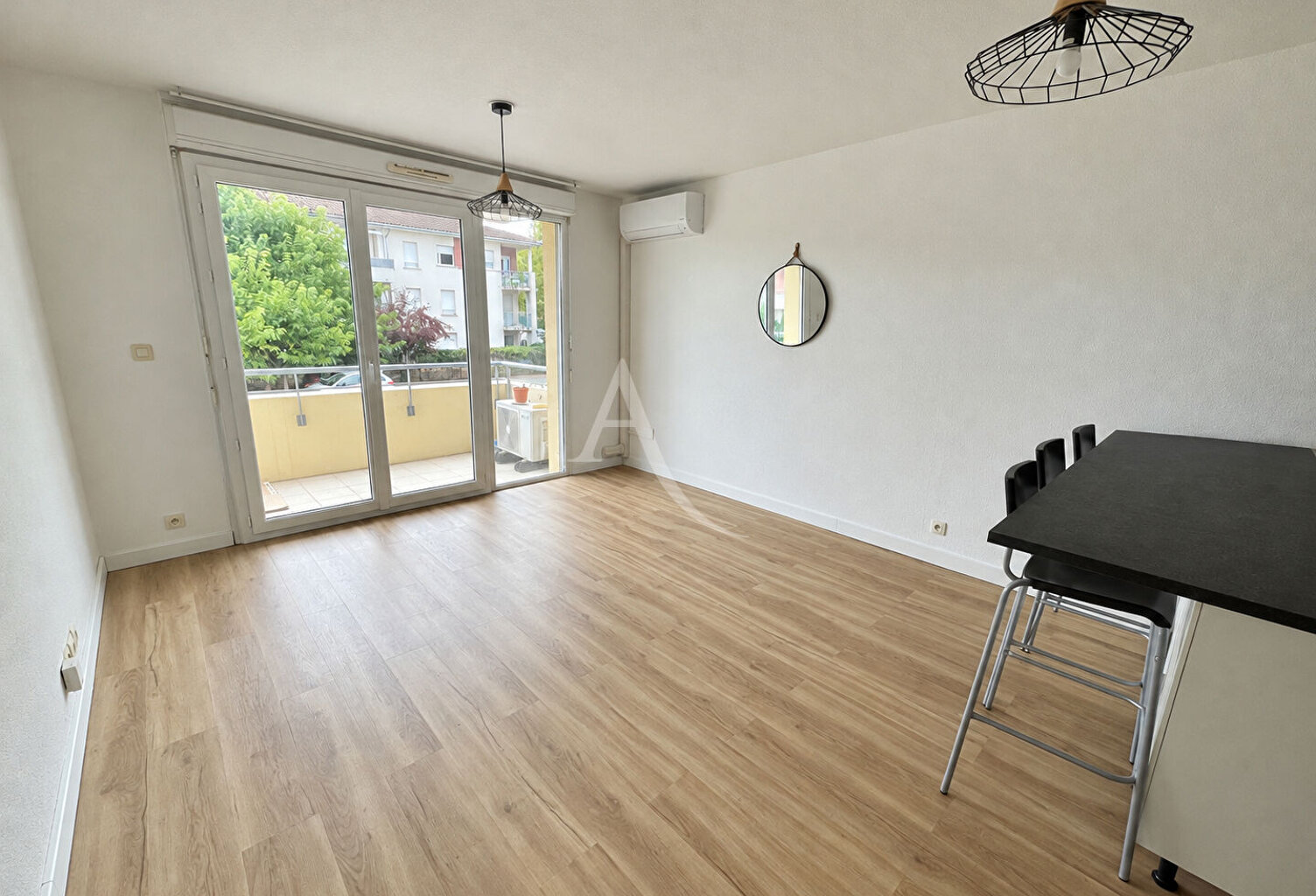 Appartement T2 de 42m² avec balcon à l'Isle-Jourdain — photo 1