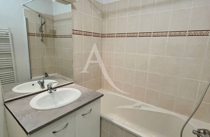 Appartement T2 de 42m² avec balcon à l'Isle-Jourdain — photo 5