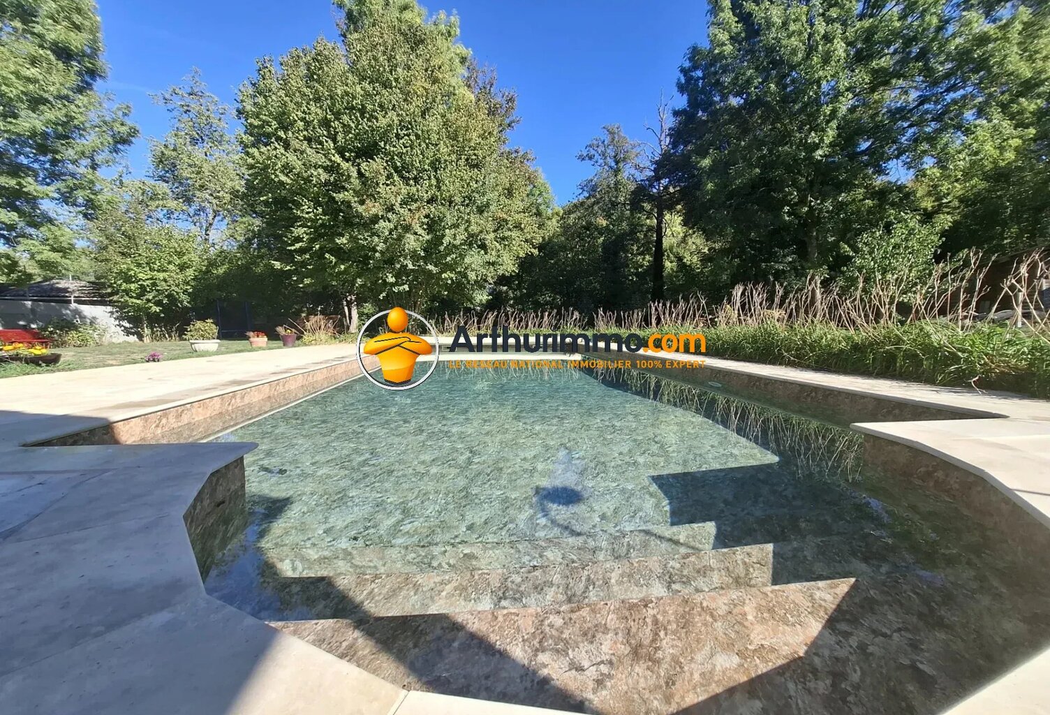 BELLE PROPRIÉTÉ DE 166 M² SUR UN MAGNIFIQUE TERRAIN DE 2074 M² AVEC PISCINE — photo 1