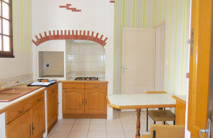 A LOUER MAISON DE TYPE 4 AVEC JARDIN - SECTEUR LORMONT TRAM LIGNE A — photo 5