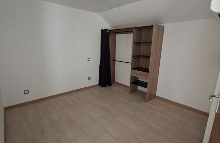 Appartement 2 pièces avec bureau/dressing St Geniez 54.00 m² — photo 3