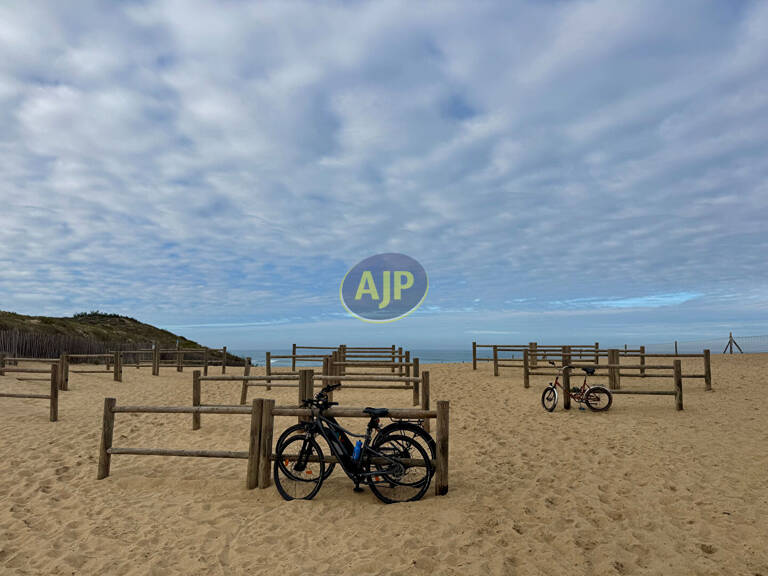 T2 PLAGE + PARKING ET CAVE — photo 1